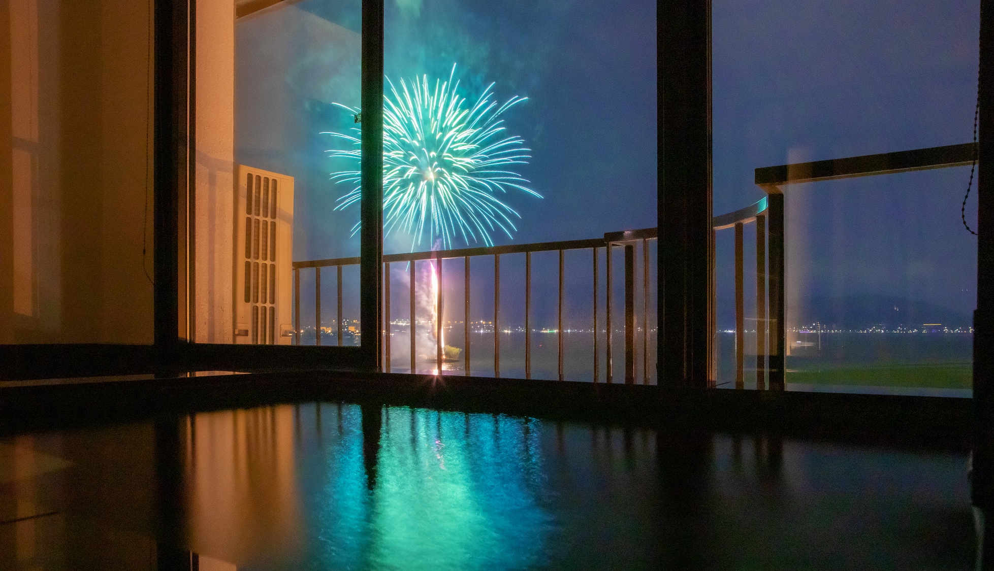 美湖の雫◇客室露天風呂から眺める花火イメージ