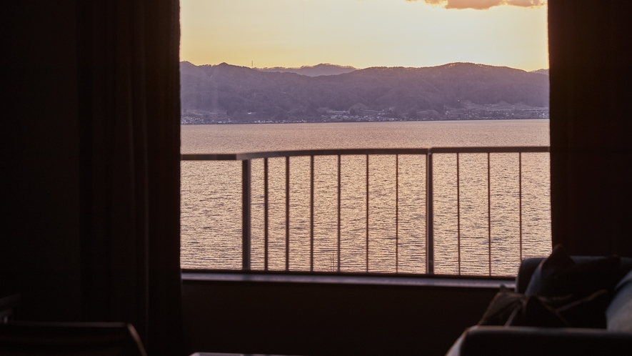 湖側客室◇諏訪湖を眺めながゆっくりと過ごす客室
