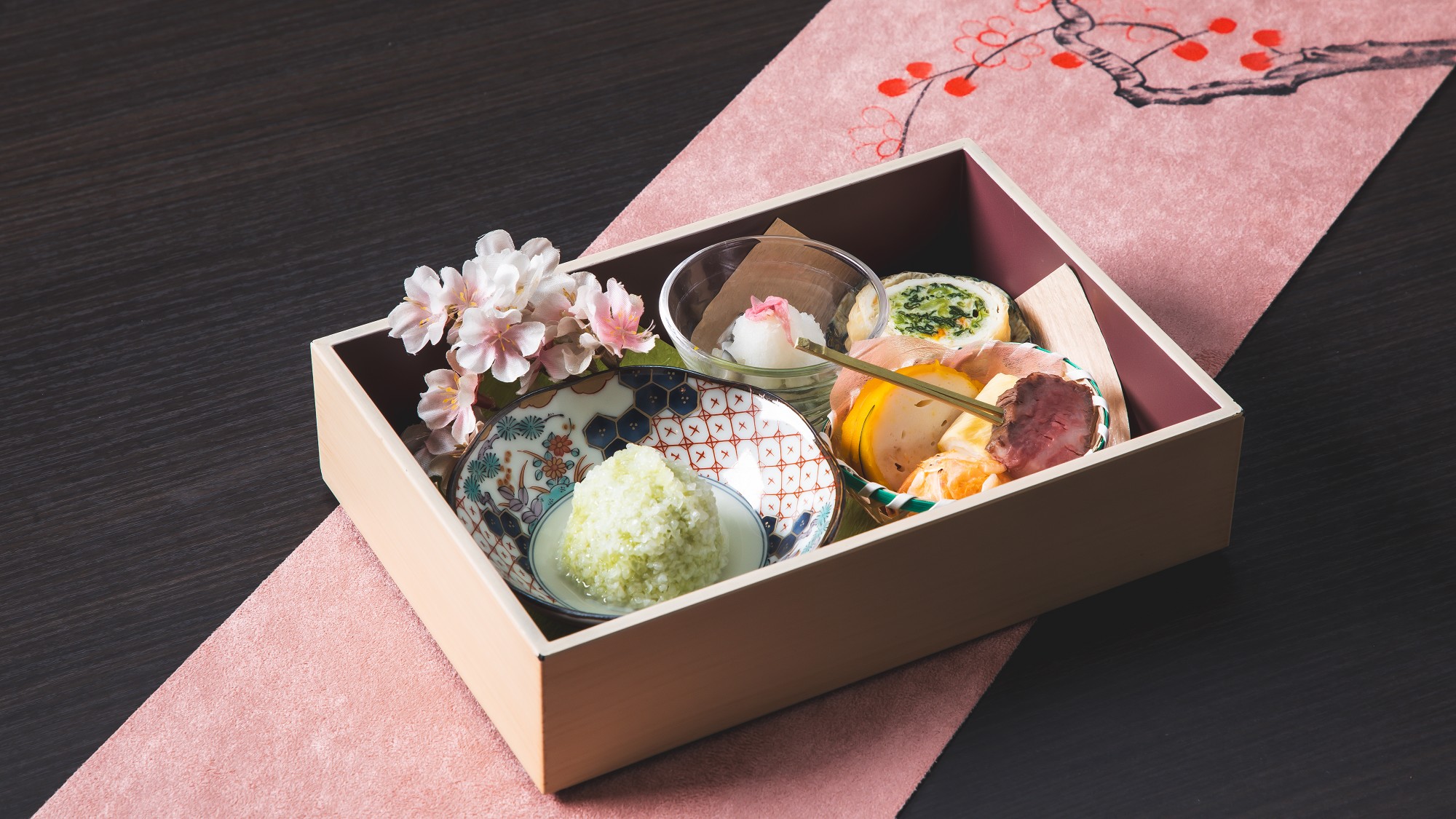 【美湖膳】2025春献立《前菜》美菜玉手箱　道明寺万頭　ふきのとう他