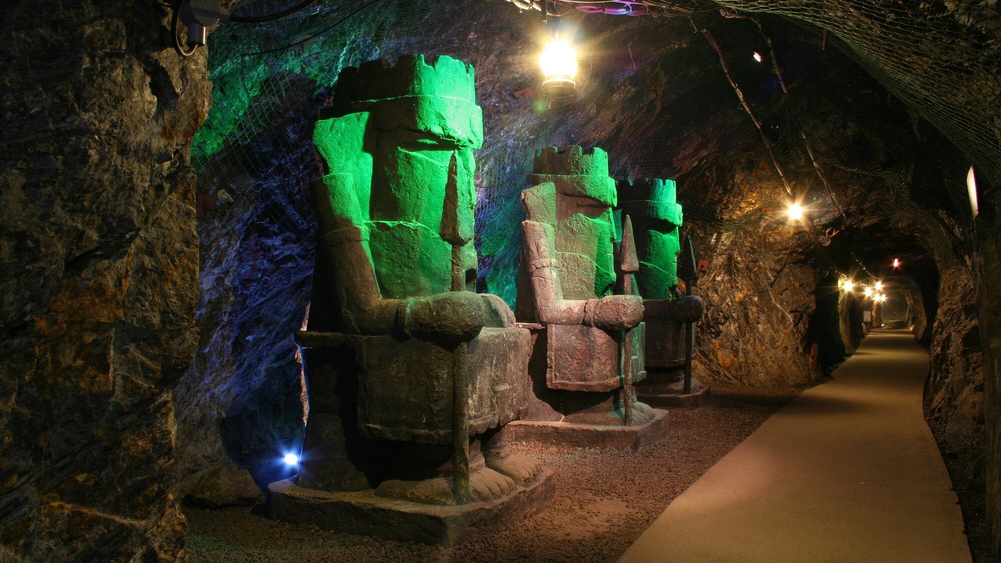 地底王国 美川ムーバレー