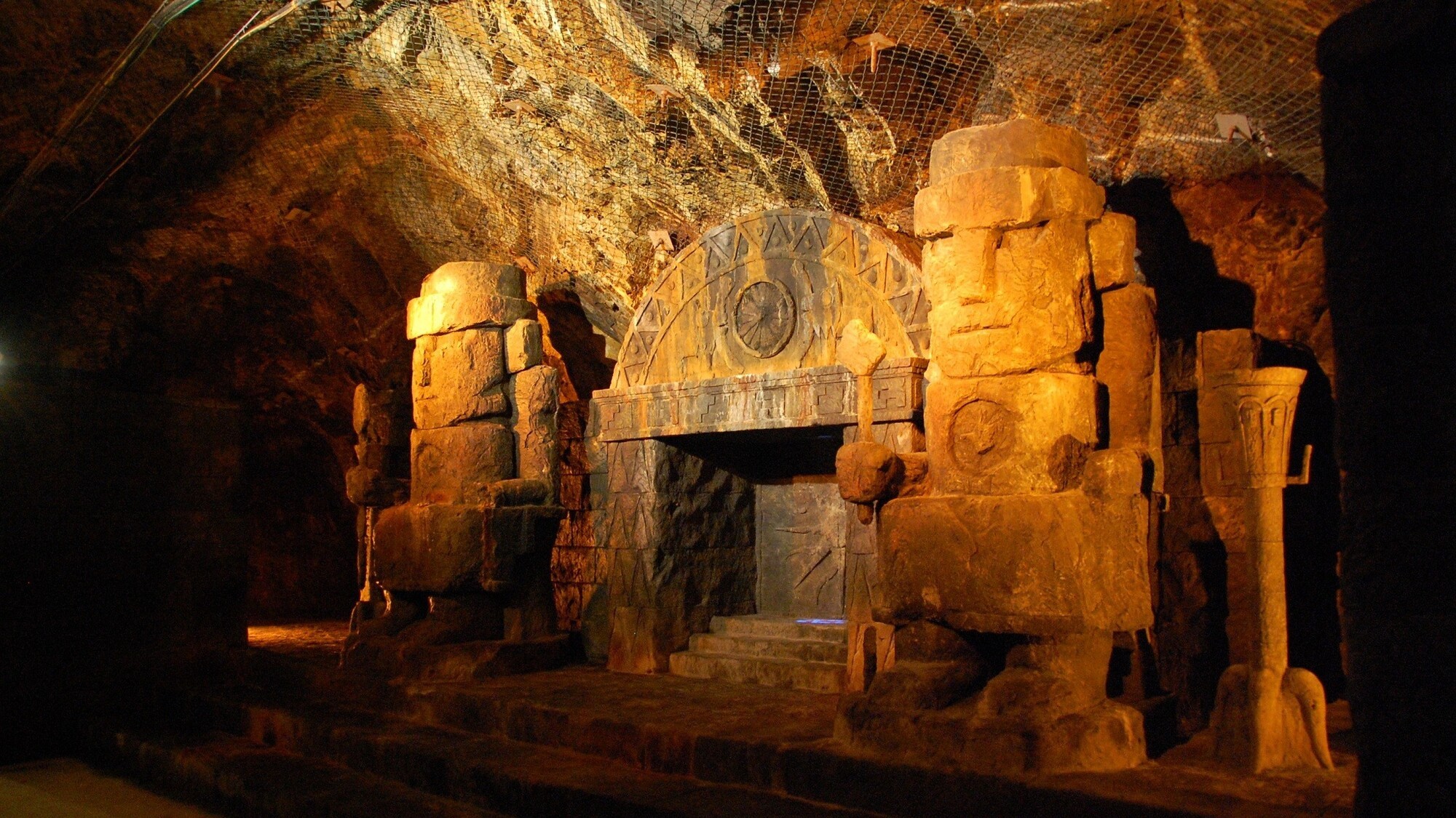 地底王国 美川ムーバレー