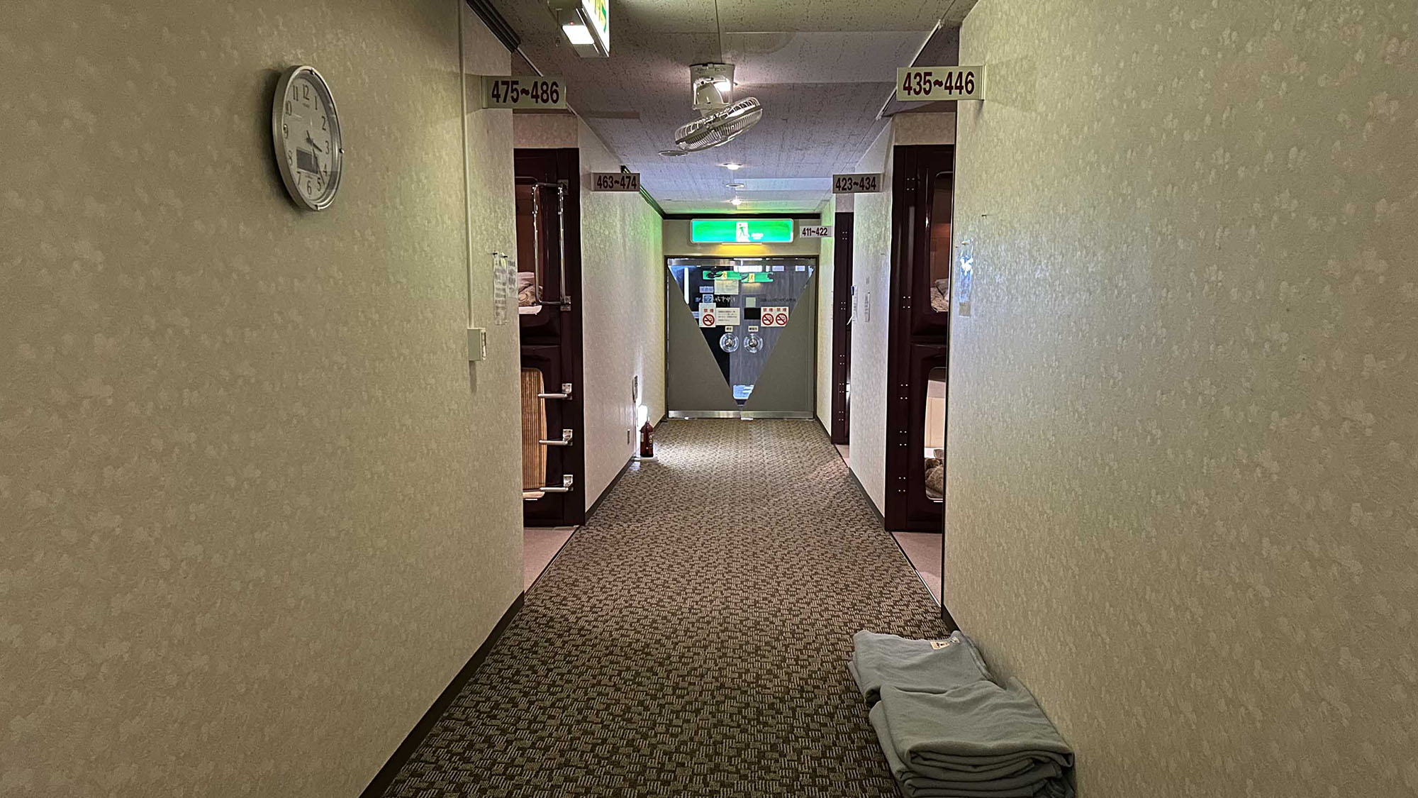 ・【フロア】カプセルルームのあるフロアは禁煙です