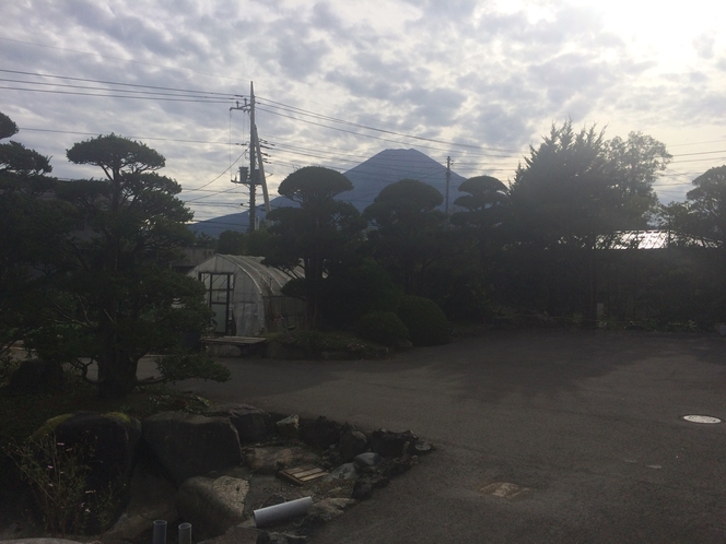 敷地内からの富士山(９月)