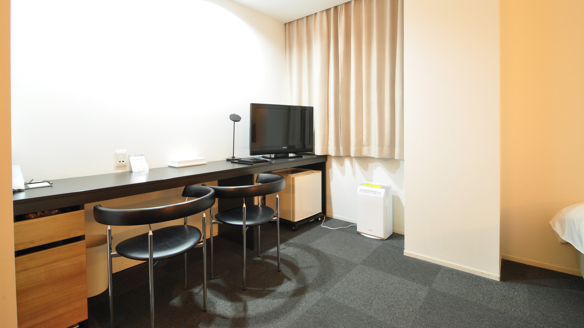 【コンフォートツイン ルーム一例】充実した設備や備品に加え貸出品も豊富に揃えおります。