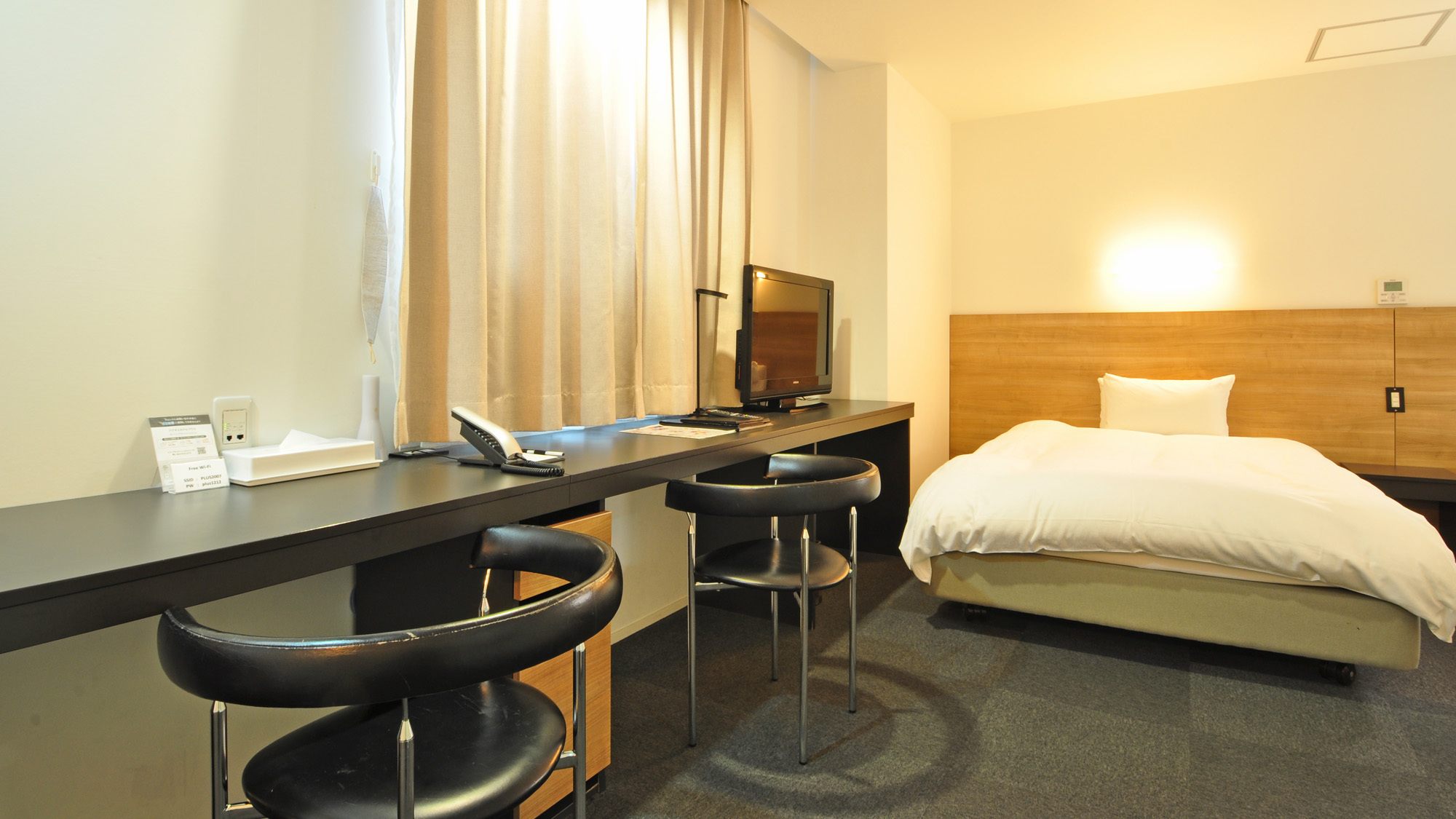 【コンフォートツイン ルーム一例】スタイリッシュで機能的なお部屋です。