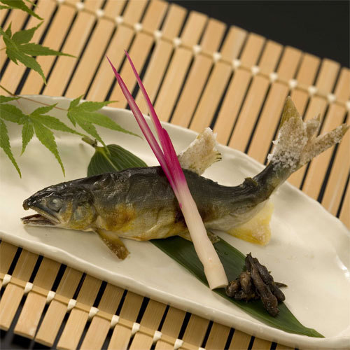 【川床】夏の風物詩「川床」で旬食材に舌鼓（納涼会席）