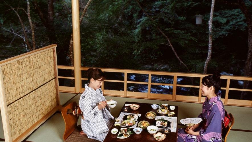 *【川床(6/1～9/30期間限定)】京都の夏を涼しく過ごす≪納涼床≫