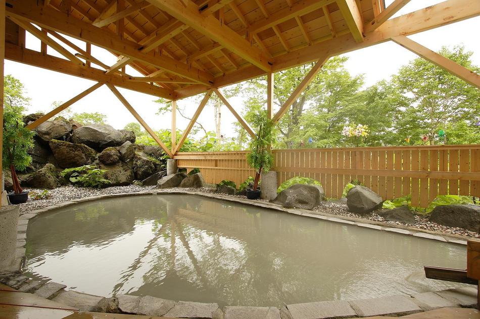 Open-air bath