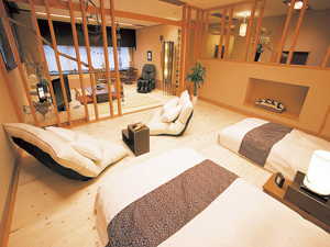 Guest room with panoramic bath
