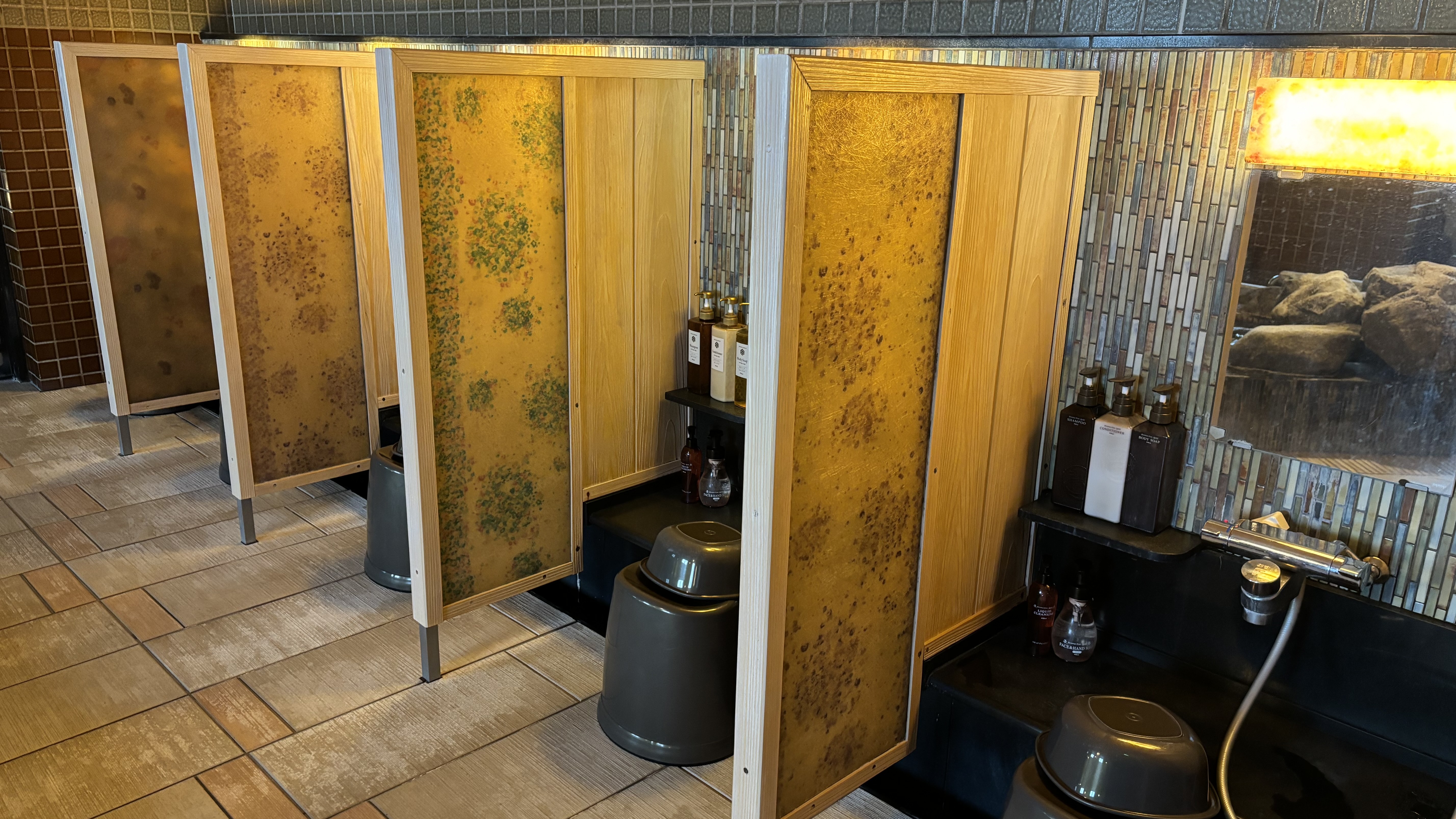 女子大浴場 カラン