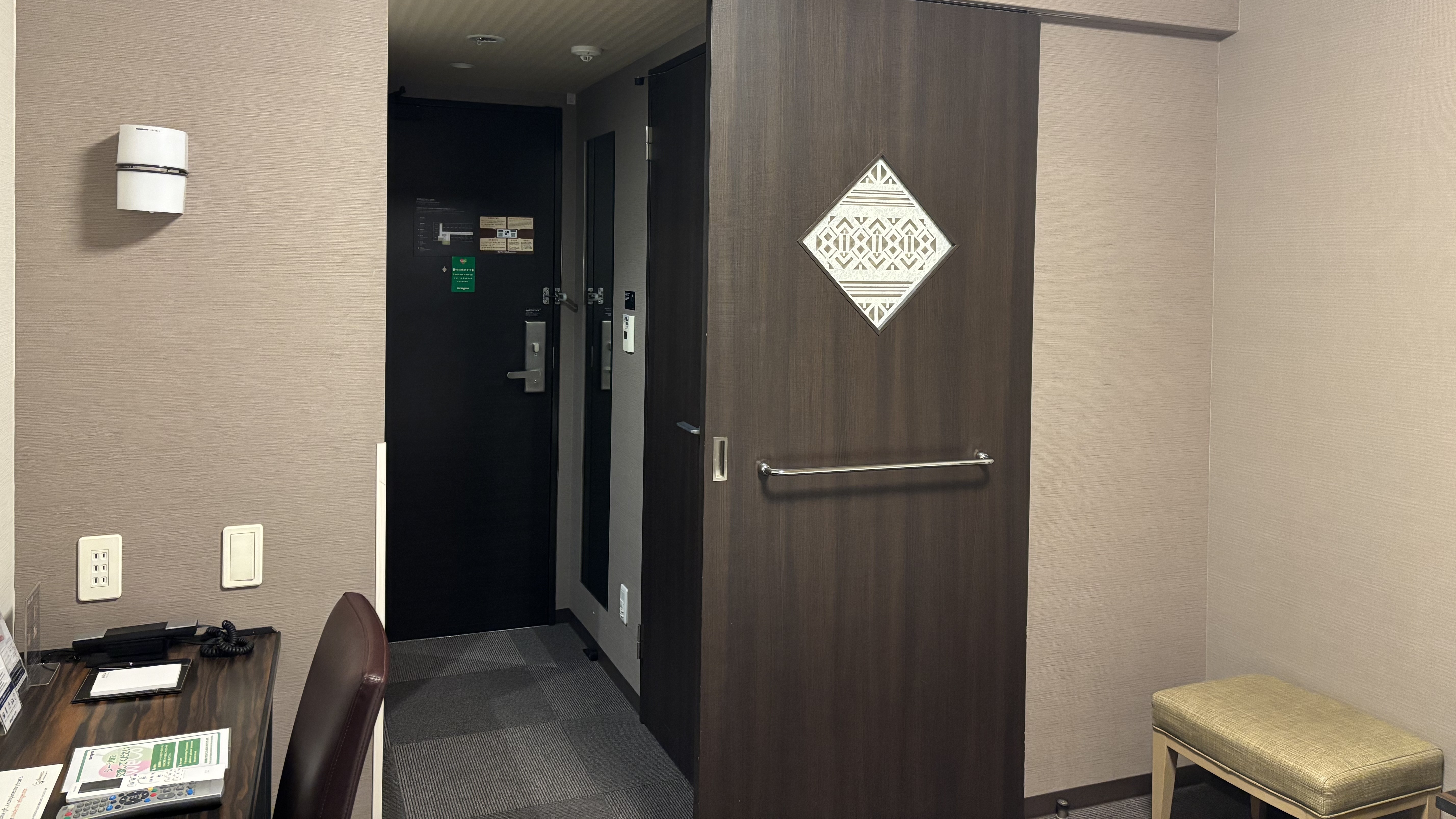 扉との間に引き戸がございます♪