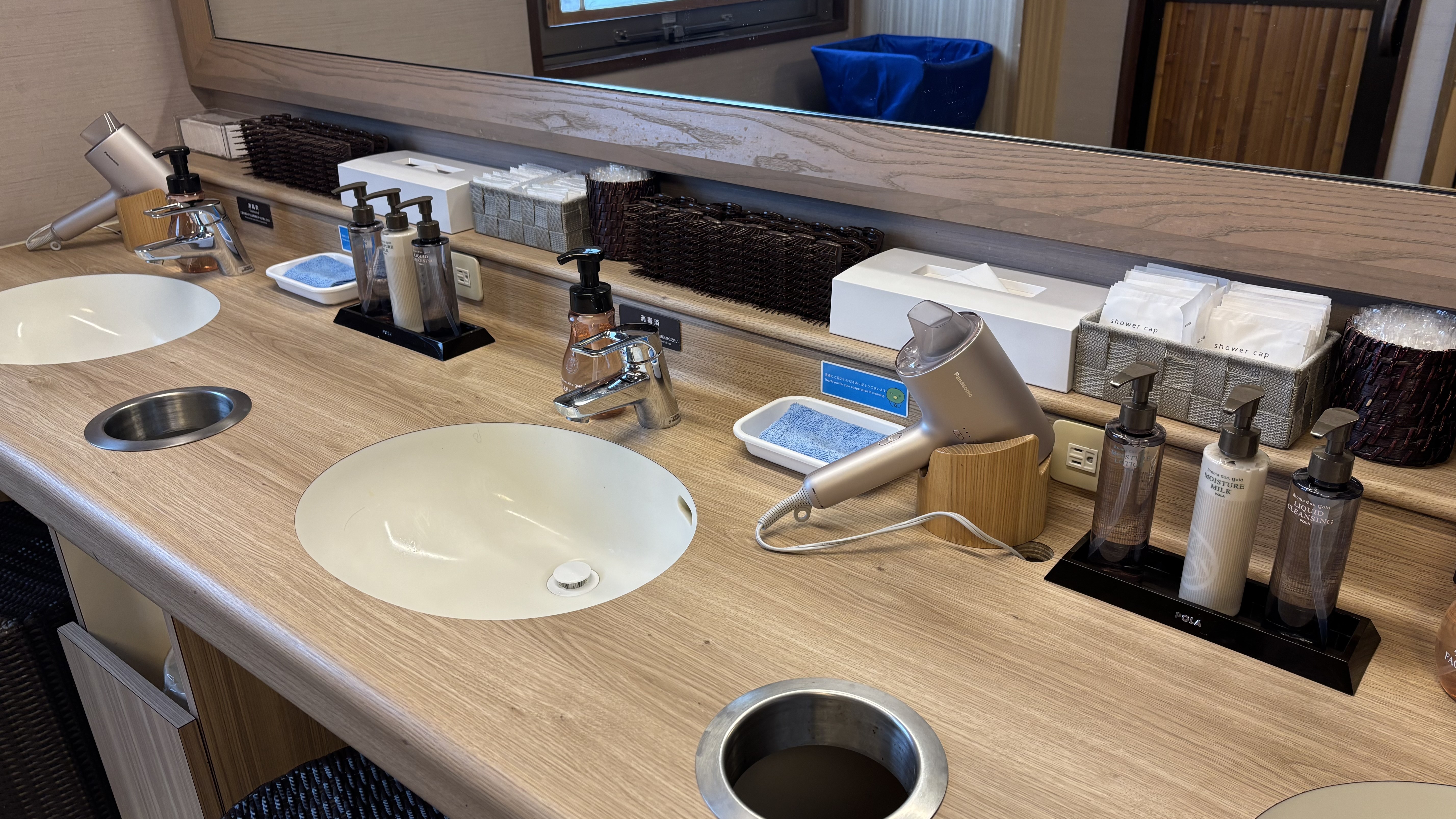 女子大浴場 洗面台