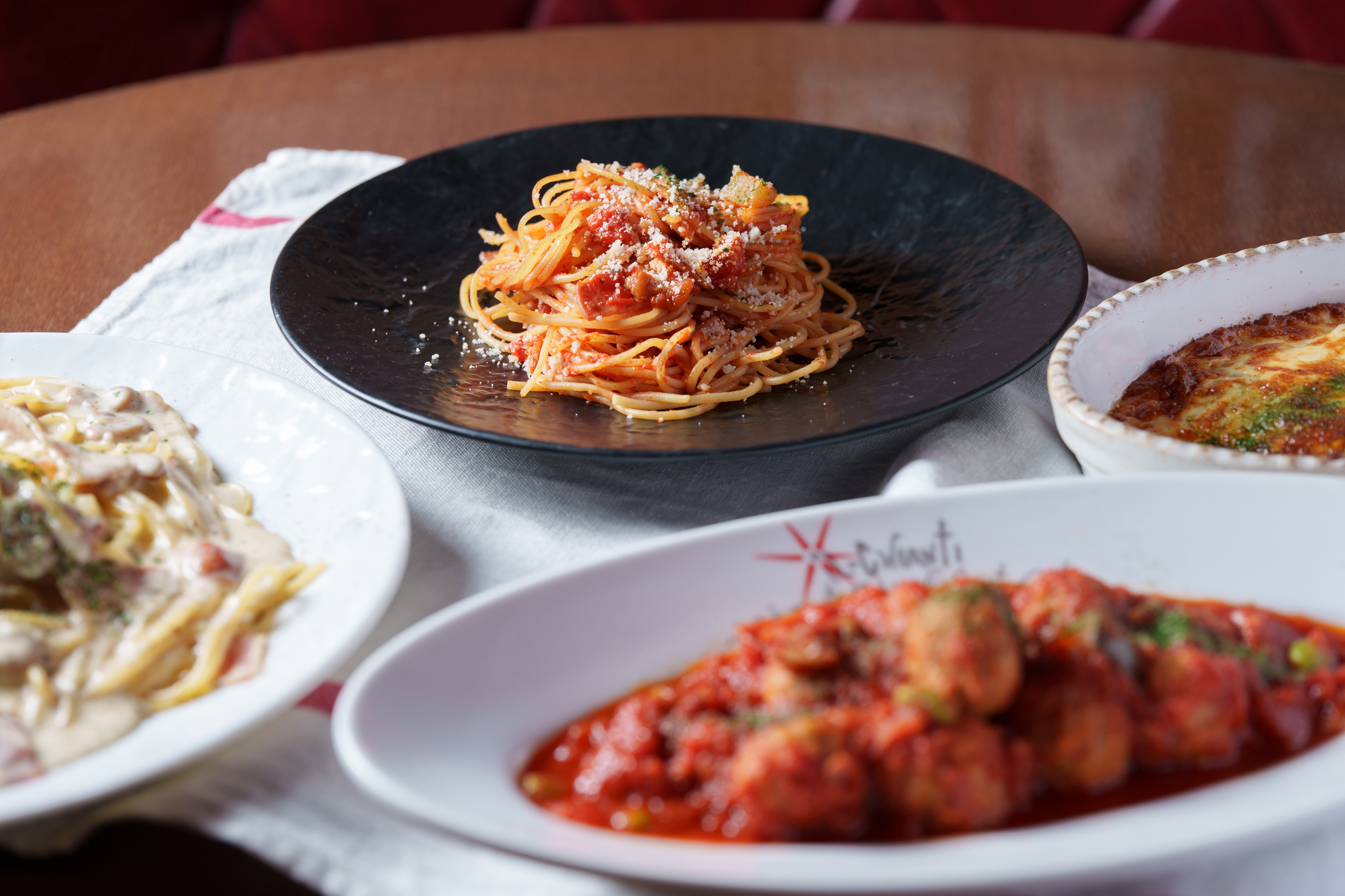 朝食・和洋バイキング／1階のイルキャンティ（約30種類のビュッフェスタイル）