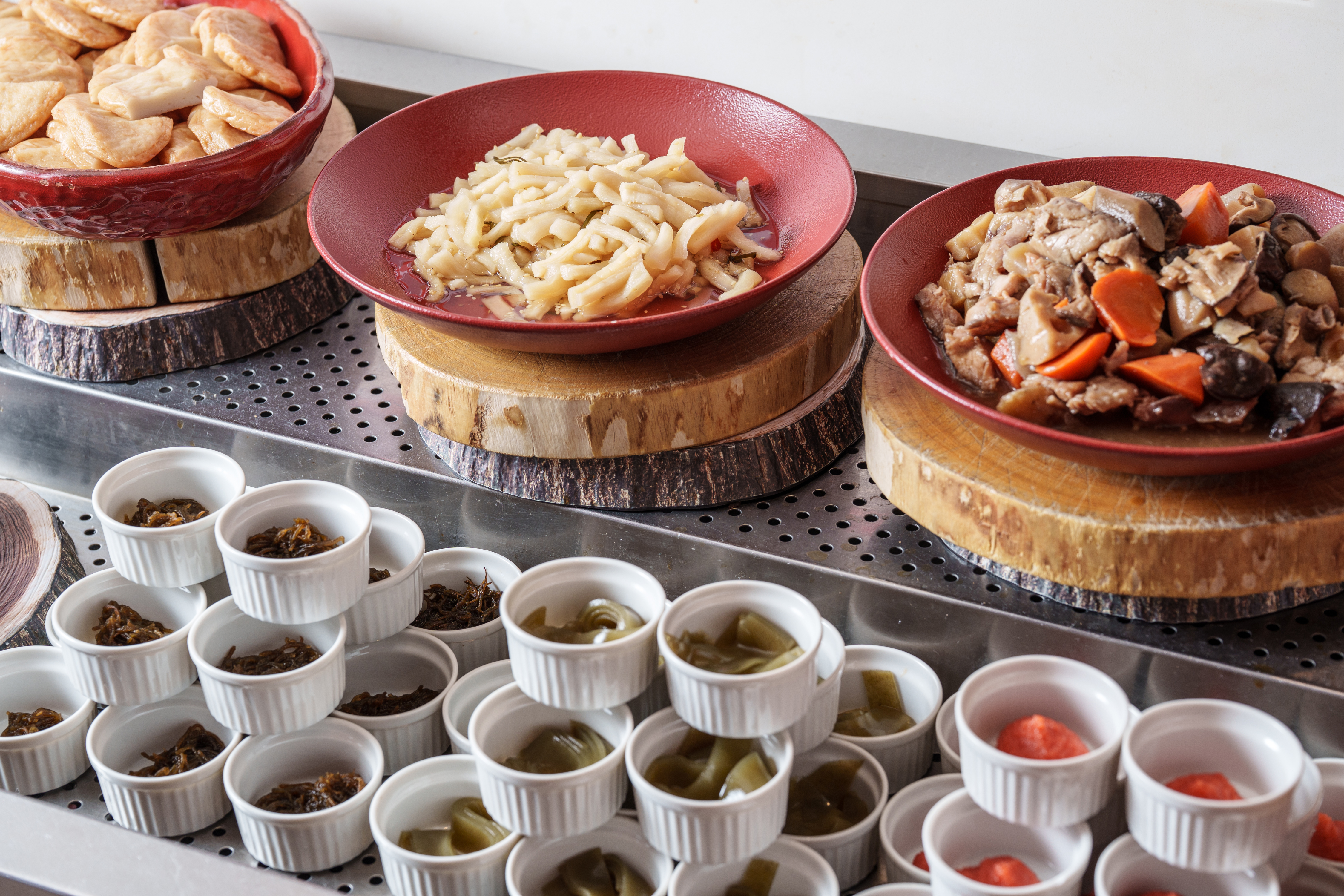 朝食・和洋バイキング／1階のイルキャンティ（約30種類のビュッフェスタイル）