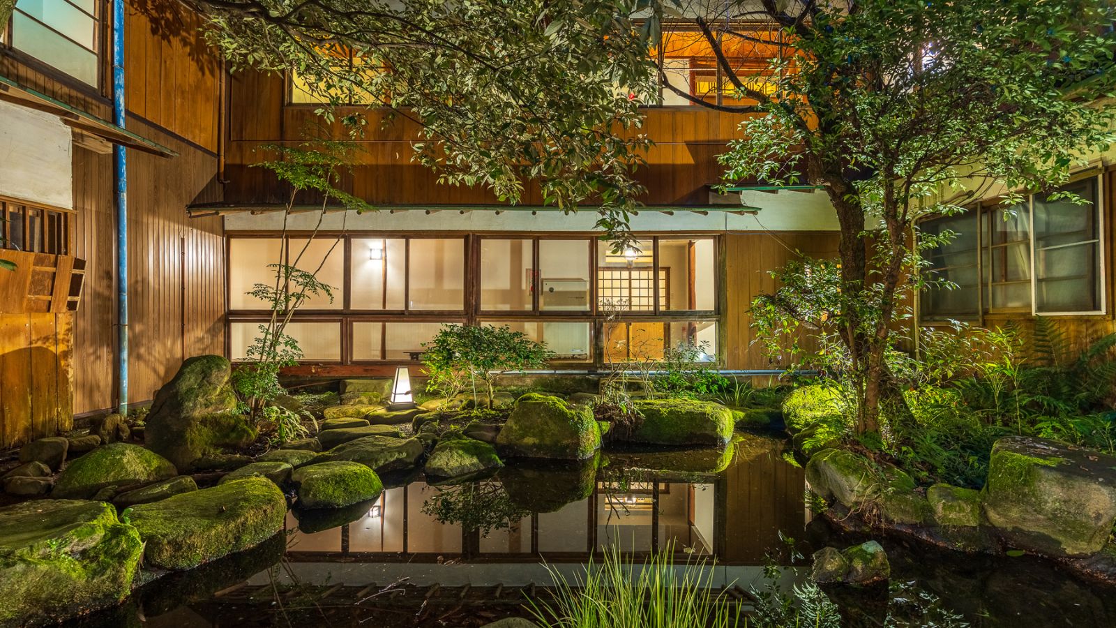 【庭園】和の趣を感じる庭園で過ごす優雅な時間