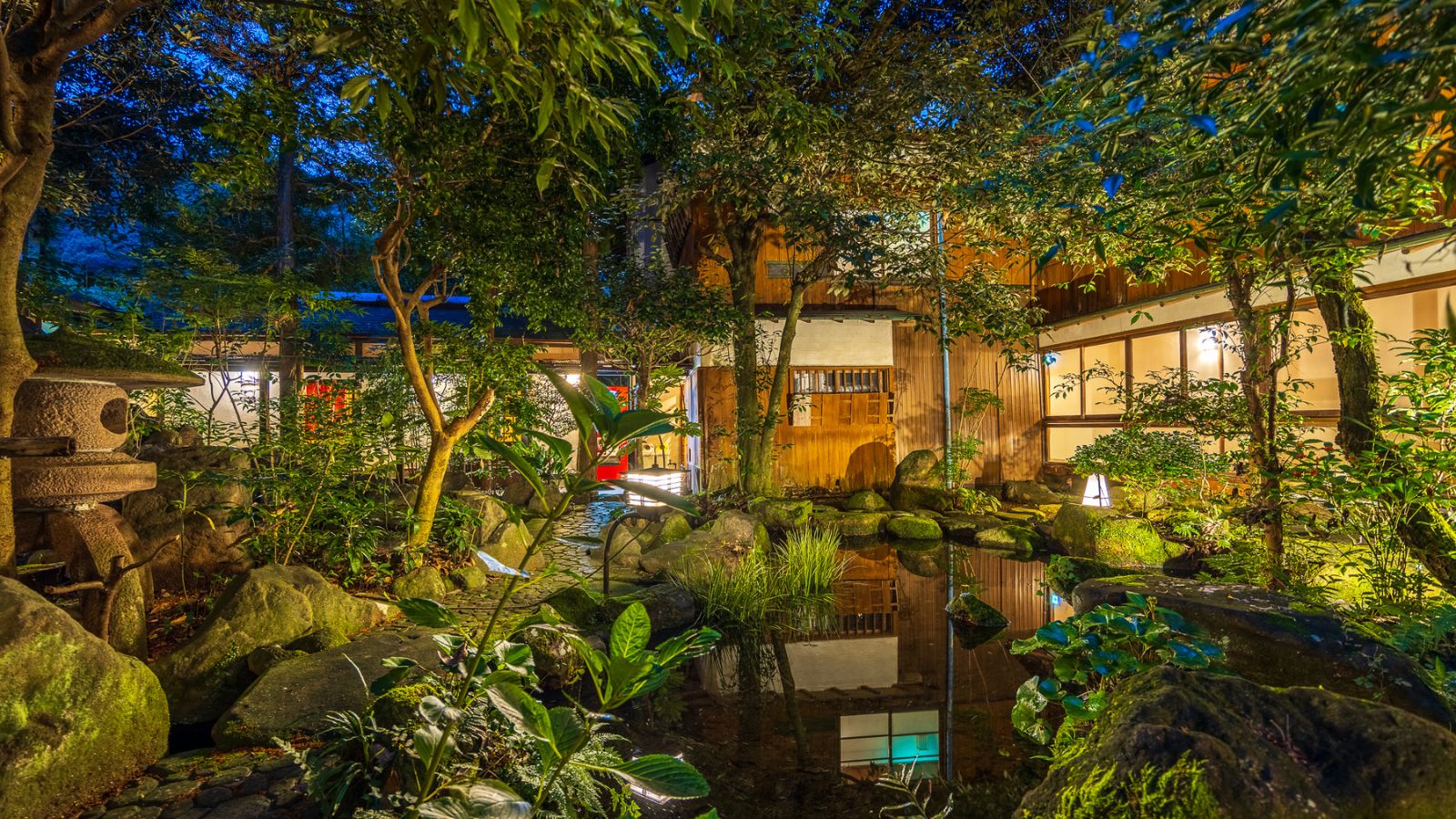 【庭園】緑に包まれた、静寂な時間が流れる庭園