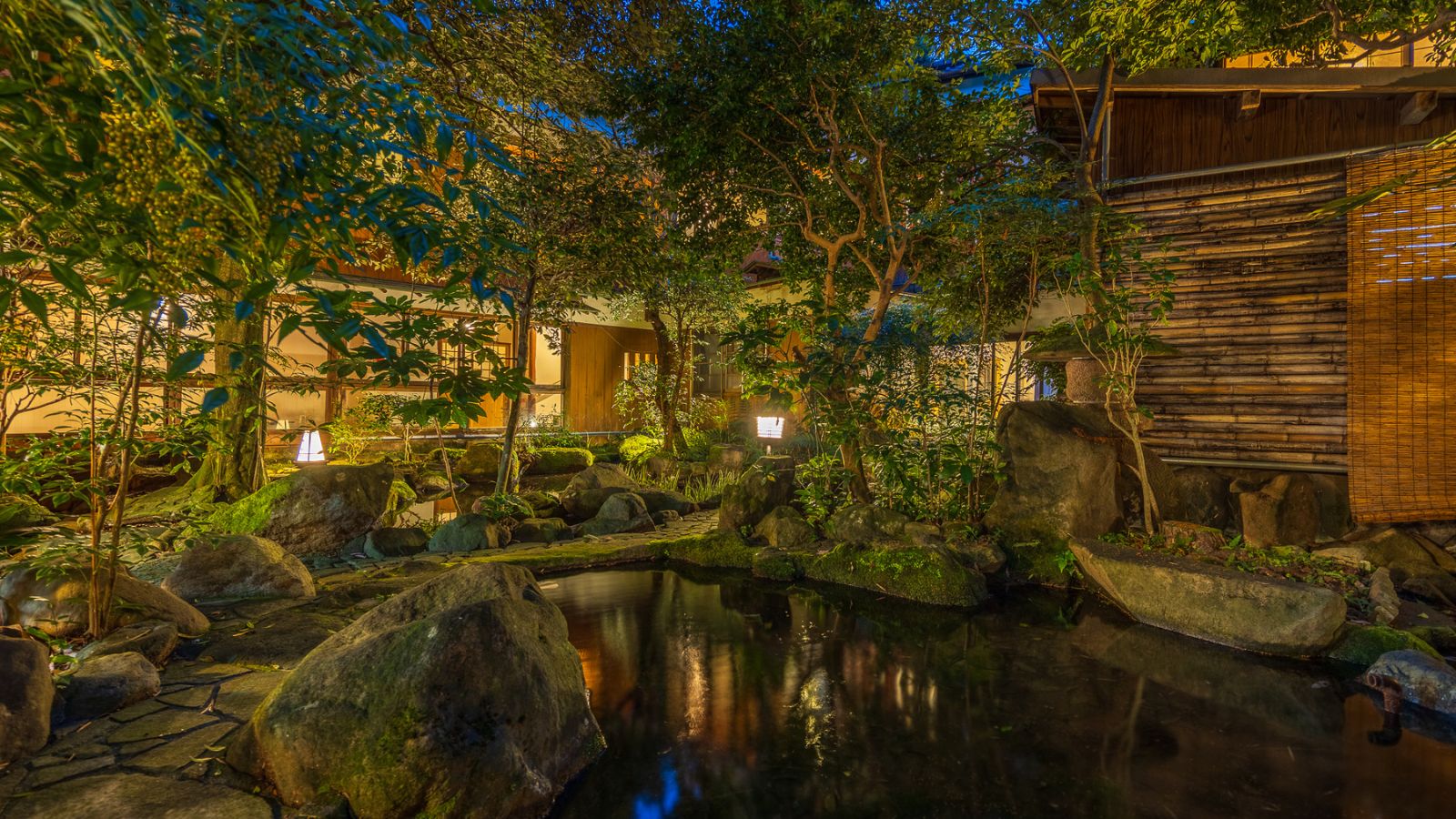 【庭園】自然に包まれ心安らぐひとときを