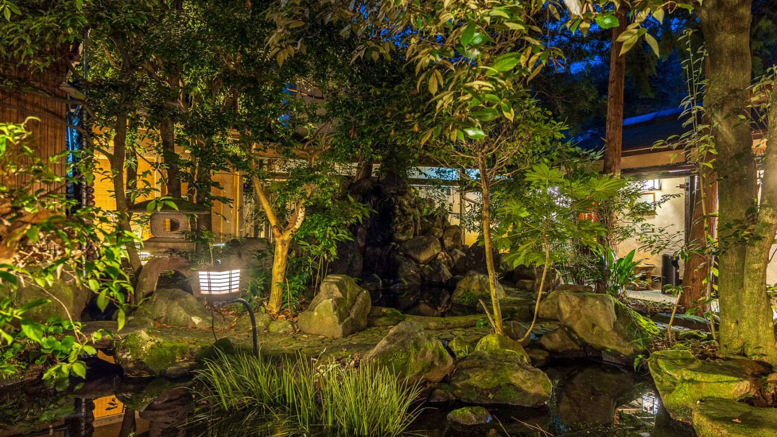 【庭園】四季の移ろいを感じる、庭園の美しい風景