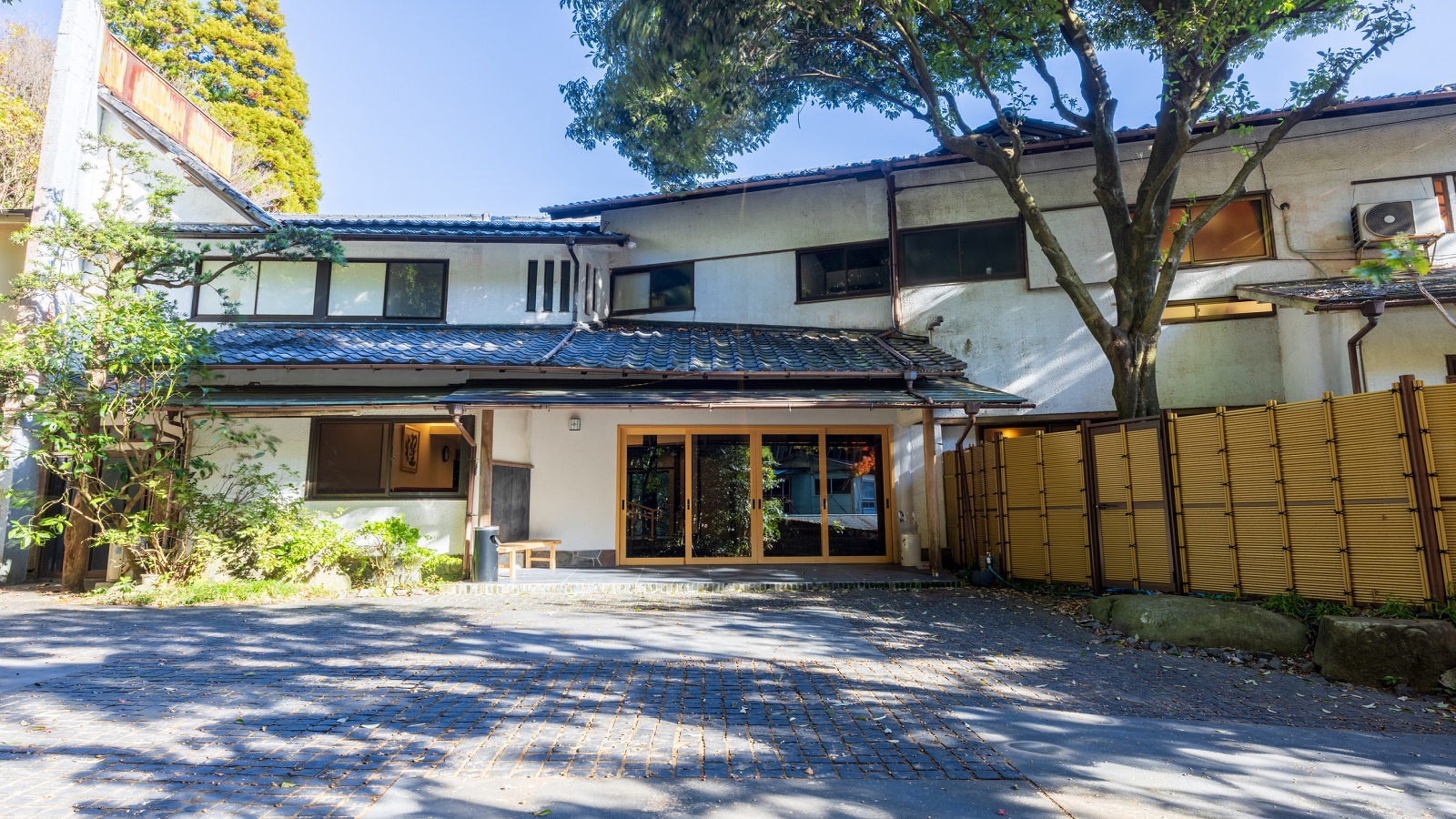 【施設外観】ようこそ、古宿 花長園へ