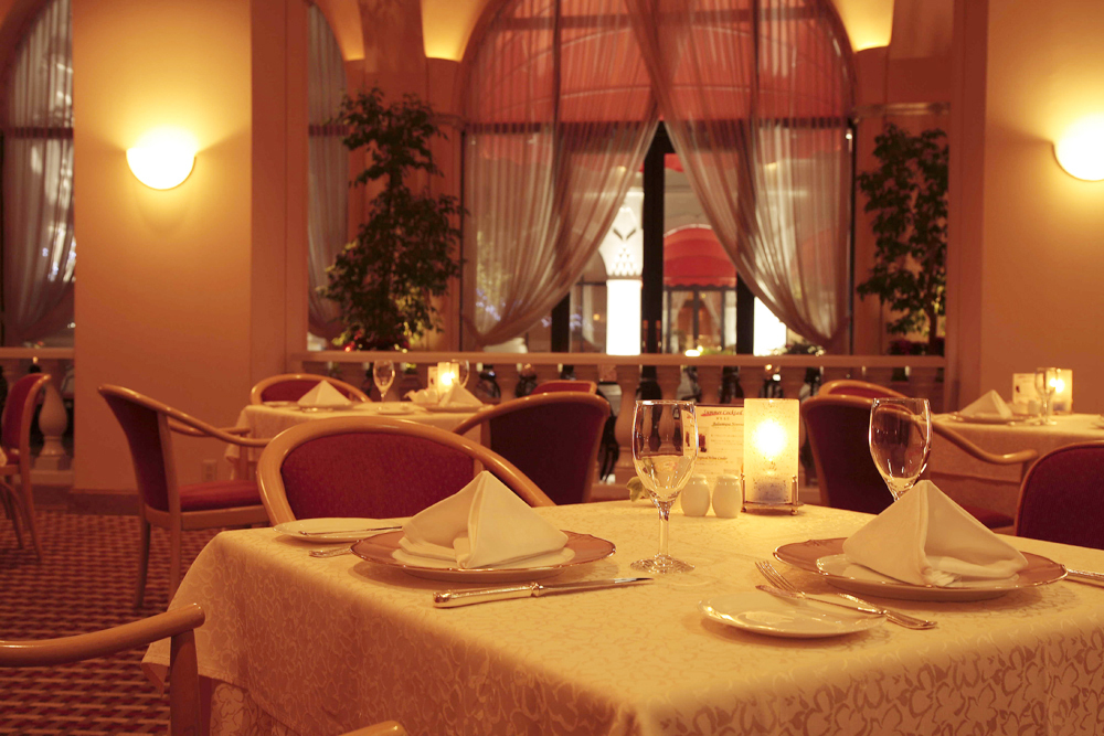 レストランフォンタナ