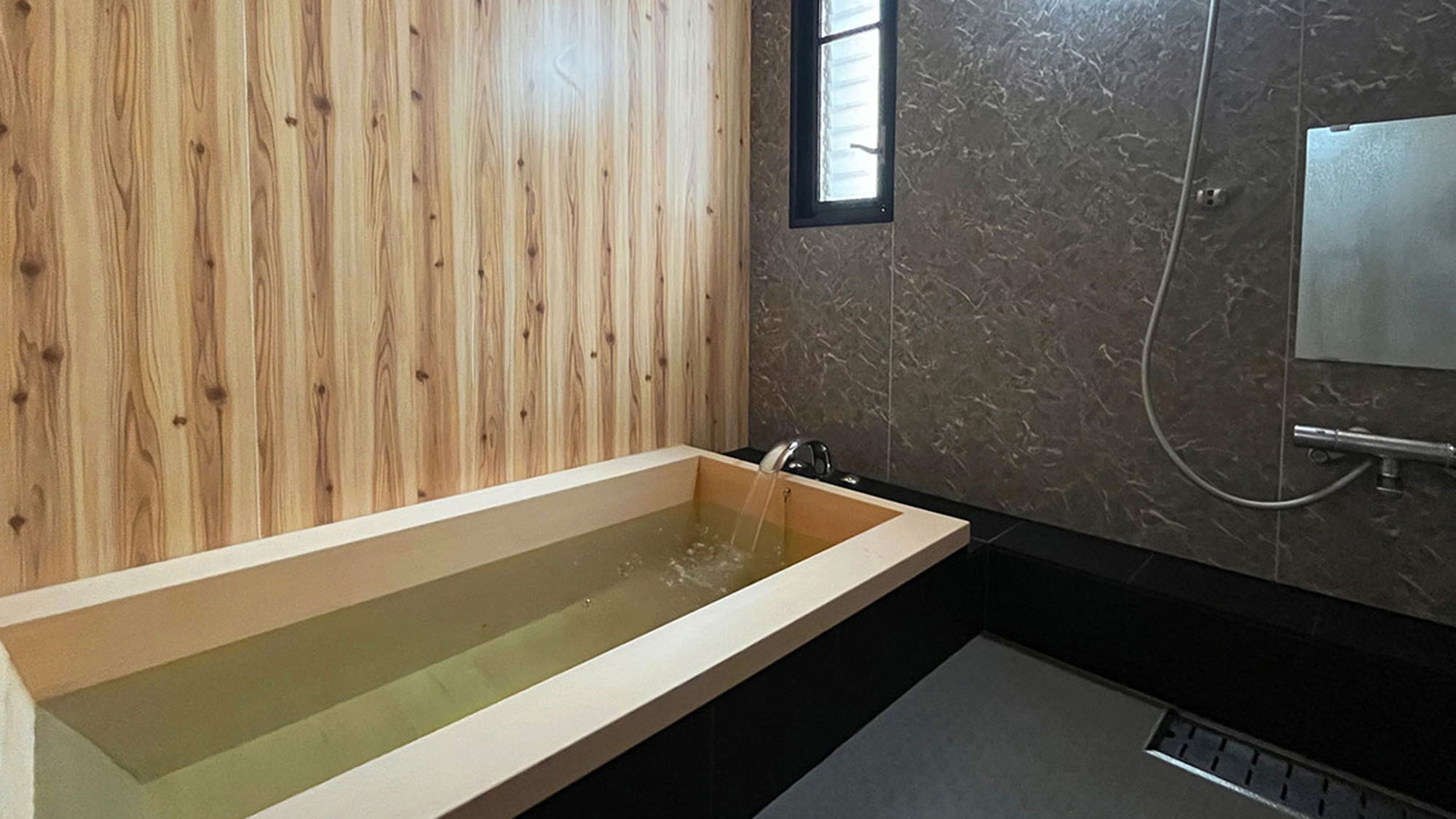 26年リニューアル■檜風呂温泉付■和モダンツイン／33平米