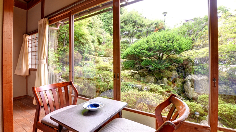 【庭園側】本館和室（8〜10畳）