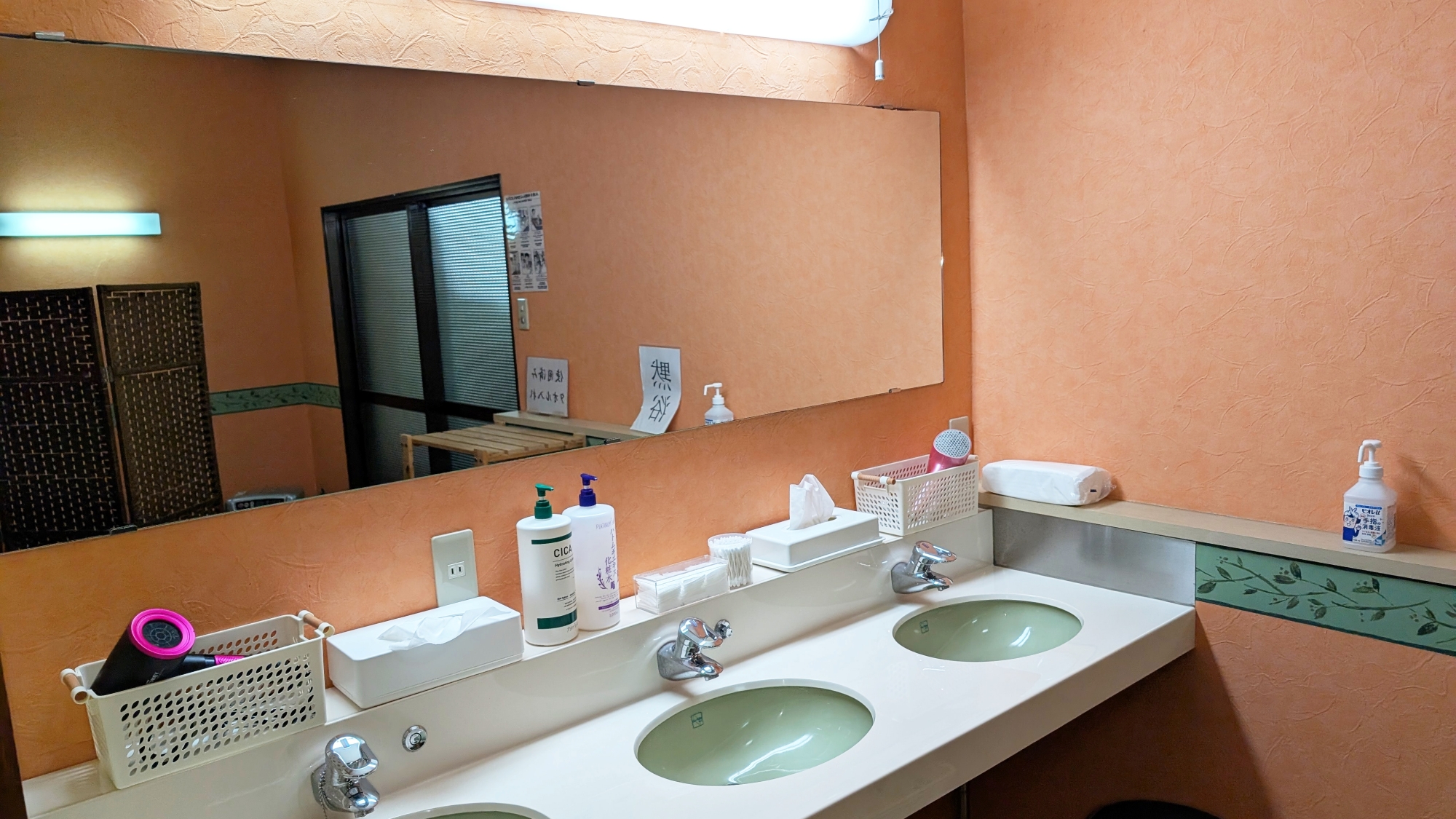 *洗面処/毎日の丁寧な掃除で快適にご使用いただけます。