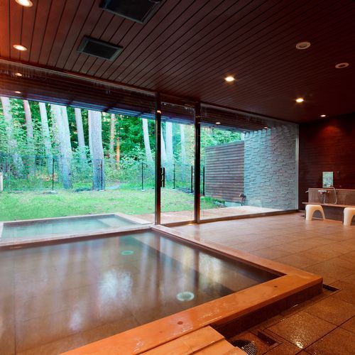 [Large bath] Forest Spa/Please relax in the hot spring located in the forest along the walking path (fees apply) *Image