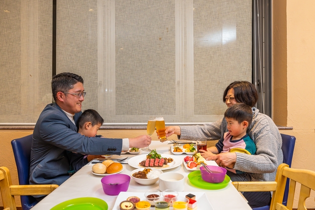 【夏の家族時間、全部ここに】 富士高原サマーステイ｜プール無料＆お子様半額／1泊2食付