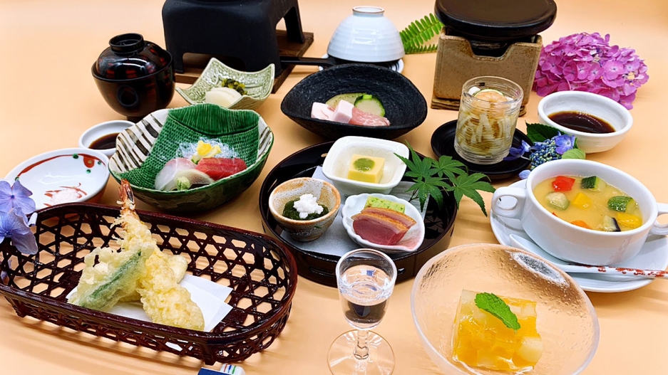 【青柳会席】口コミ好評！夕食はお部屋食でのんびり♪≪スタンダード×毎月変更≫
