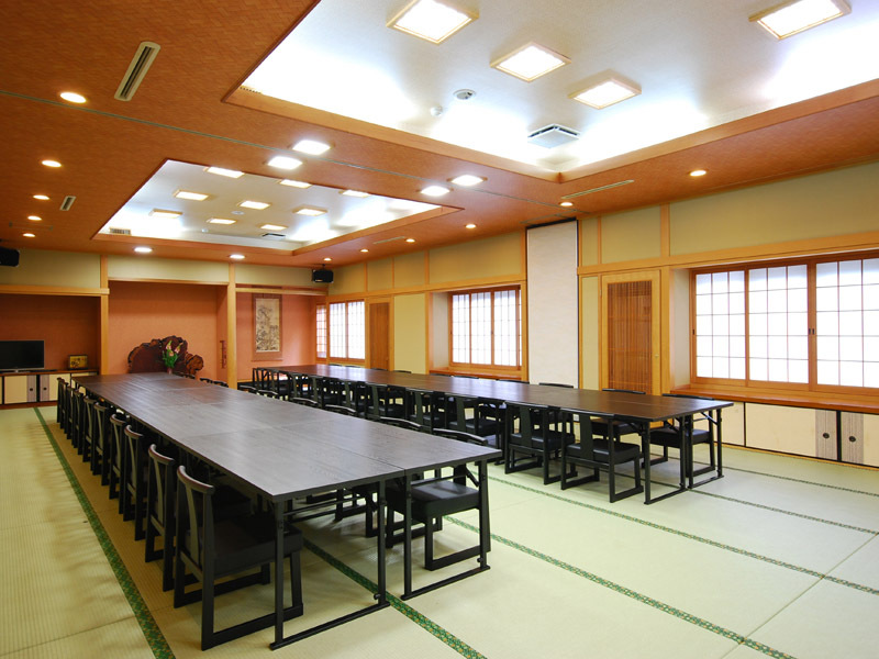 Table seats, groups.