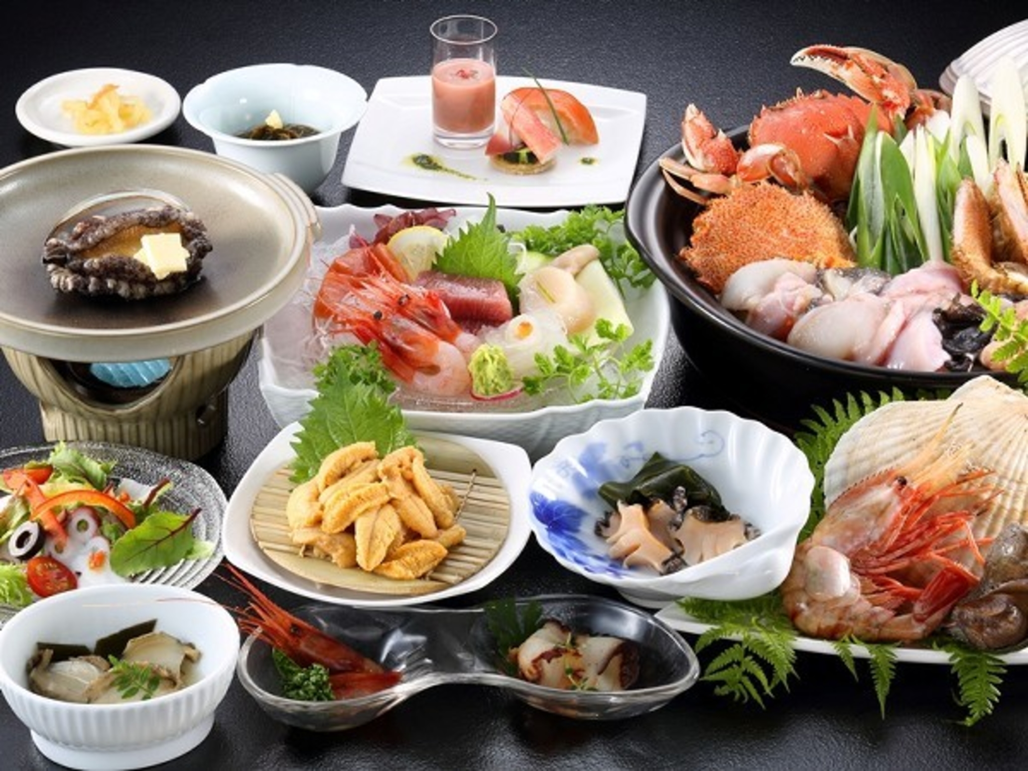 海鮮の宿 みはらし荘の生ウニと活あわびを楽しめる料理