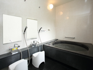 You can take a bath in 3 family baths for 24 hours.