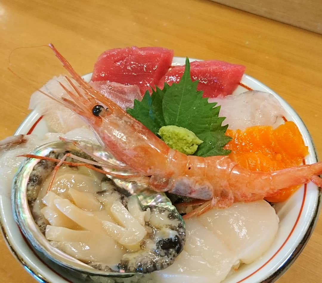 あわび海鮮丼