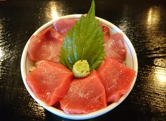 ブリ鉄火丼