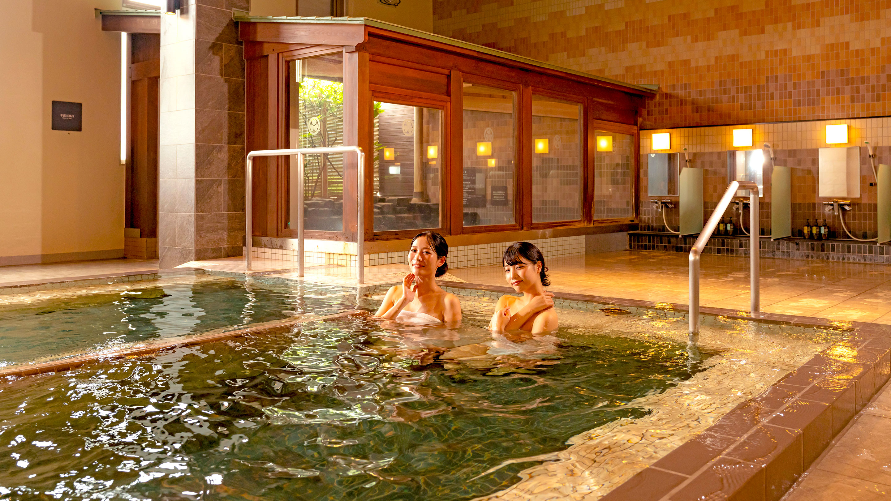 温泉や湯上りのおもてなしで地域の魅力を体感。