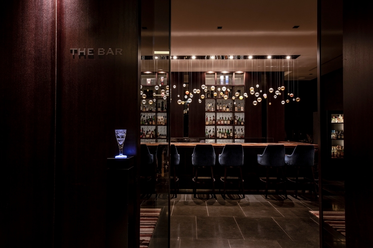 ●THE BAR