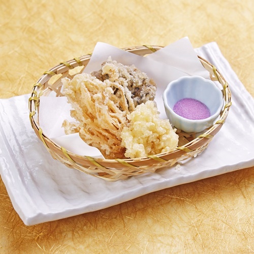 【2019年秋・雅コース】お料理一例「きのこ天ぷら　紫芋の塩で」