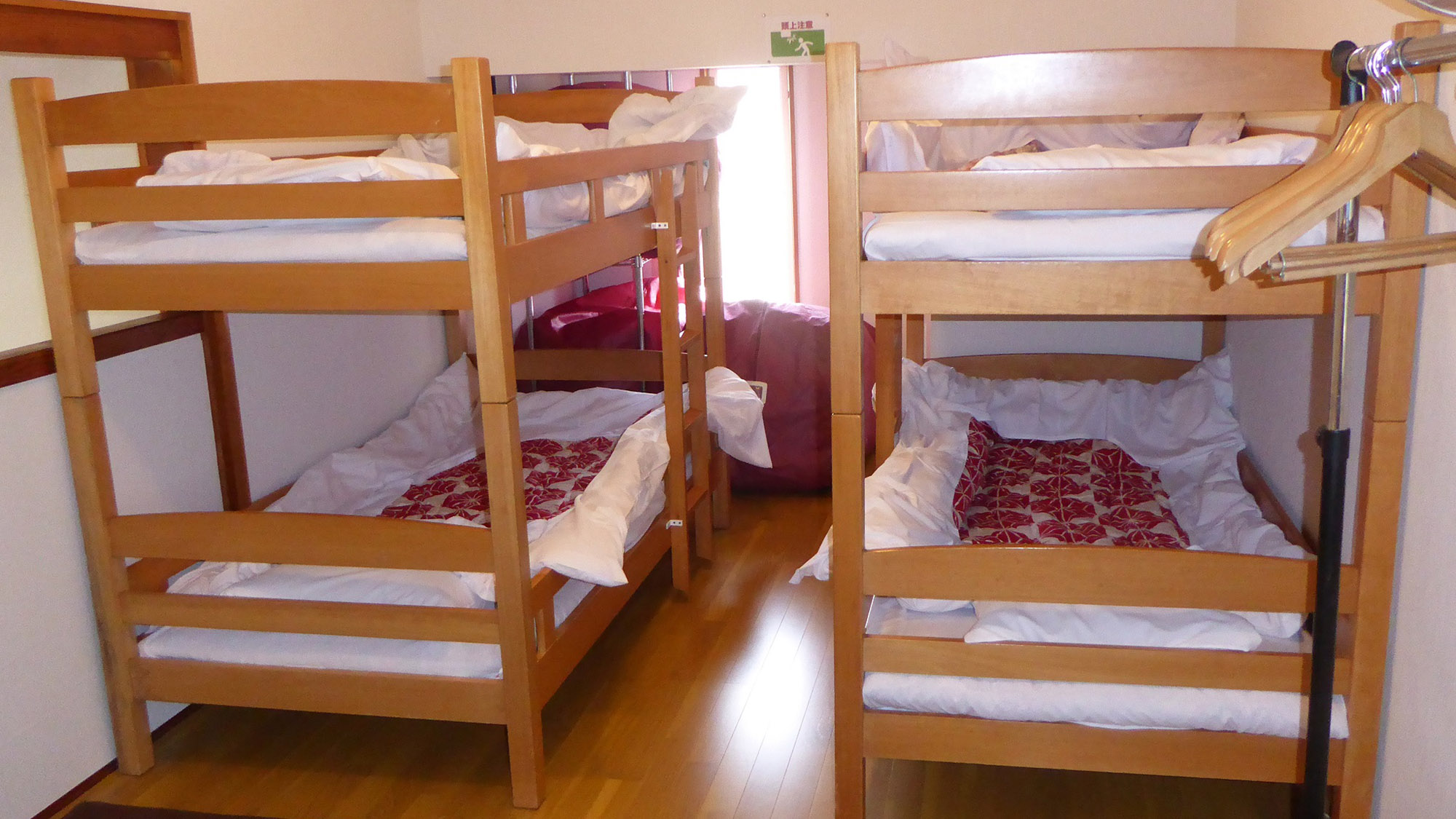 ・【コテージ2階ロフト】2段ベッド2台を設置。4名様までお休みいただけます