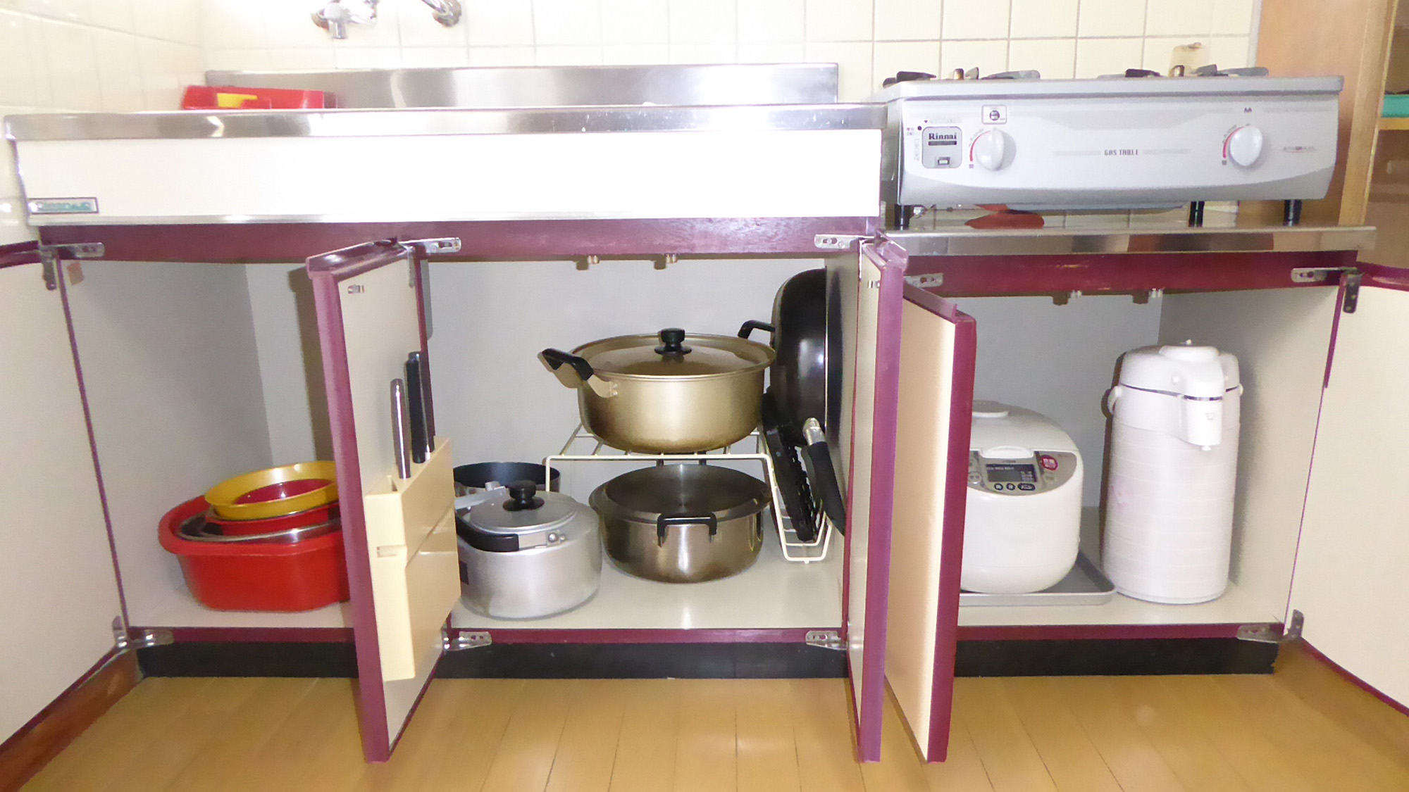 ・【キッチン】調理器具はもちろん、炊飯器もご用意しております