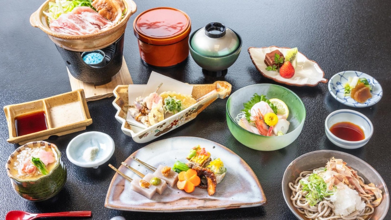 【2食付き/スタンダード】地元食材をふんだんに使った和会席〜当館の定番