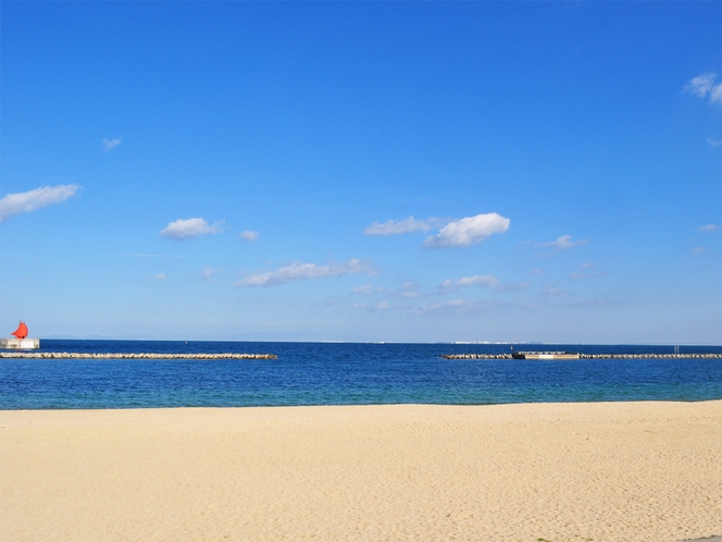 【ときめきビーチ】3月下旬～6月上旬は潮干狩り、7月～8月下旬は海水浴場としてにぎわうリゾートビーチ
