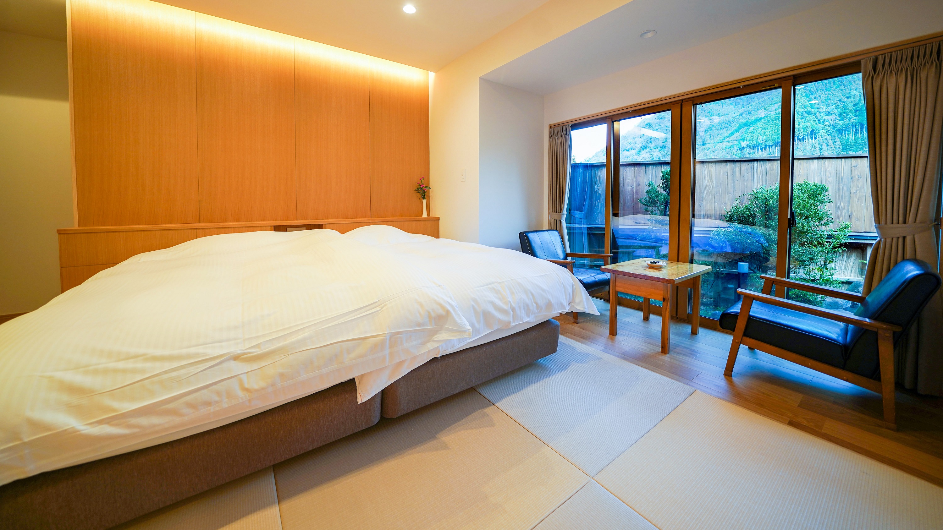 客室「ひばり庵」