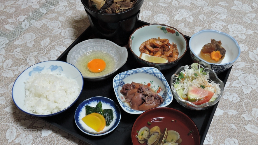 *【夕食一例】ボリューム満点の定食です