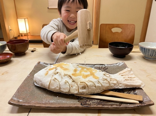 【ファミリー応援】小学生半額＆添い寝無料！名物「鯛の塩釜割り」にお子様も大興奮