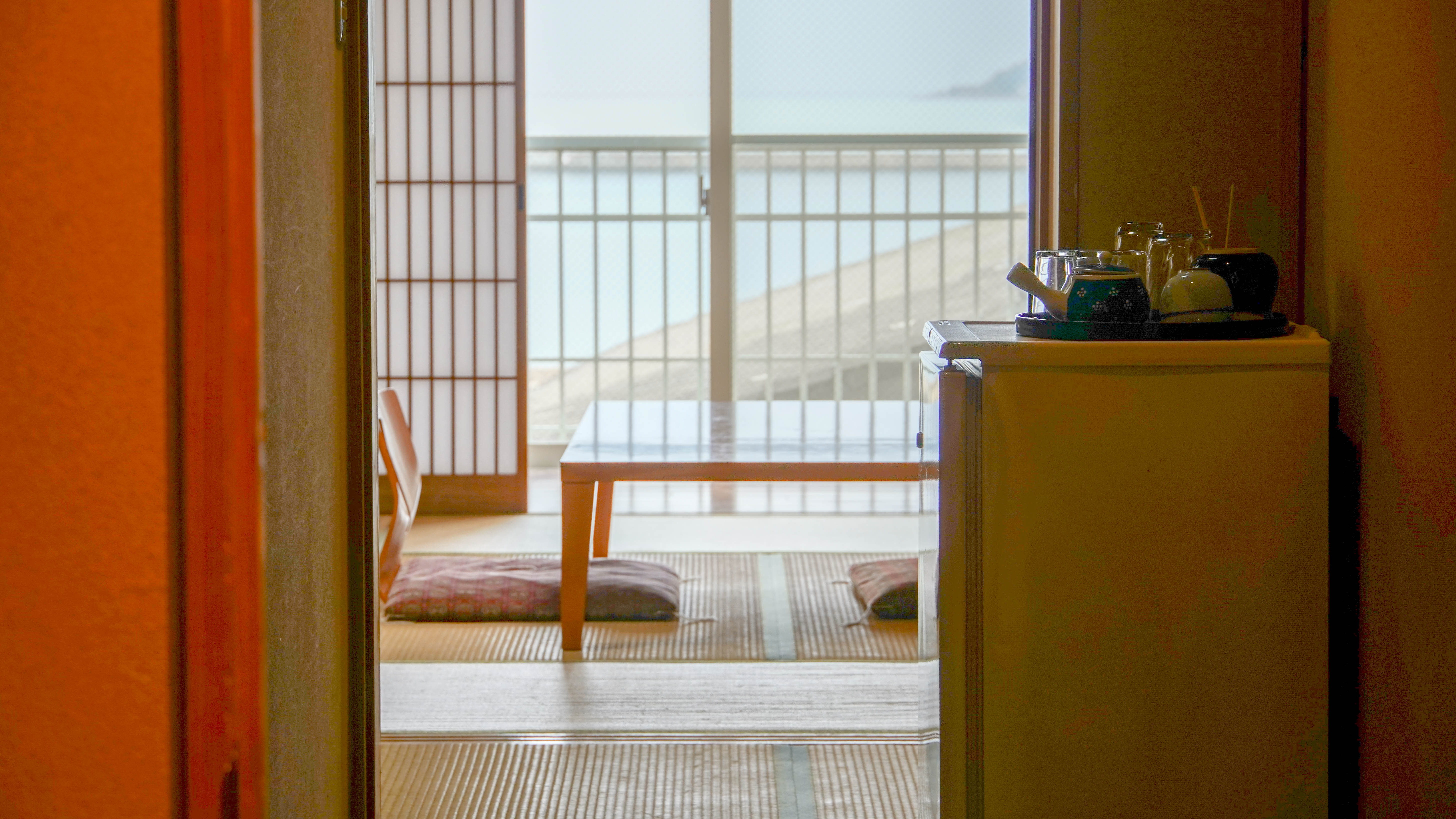 お部屋を開けると海が！