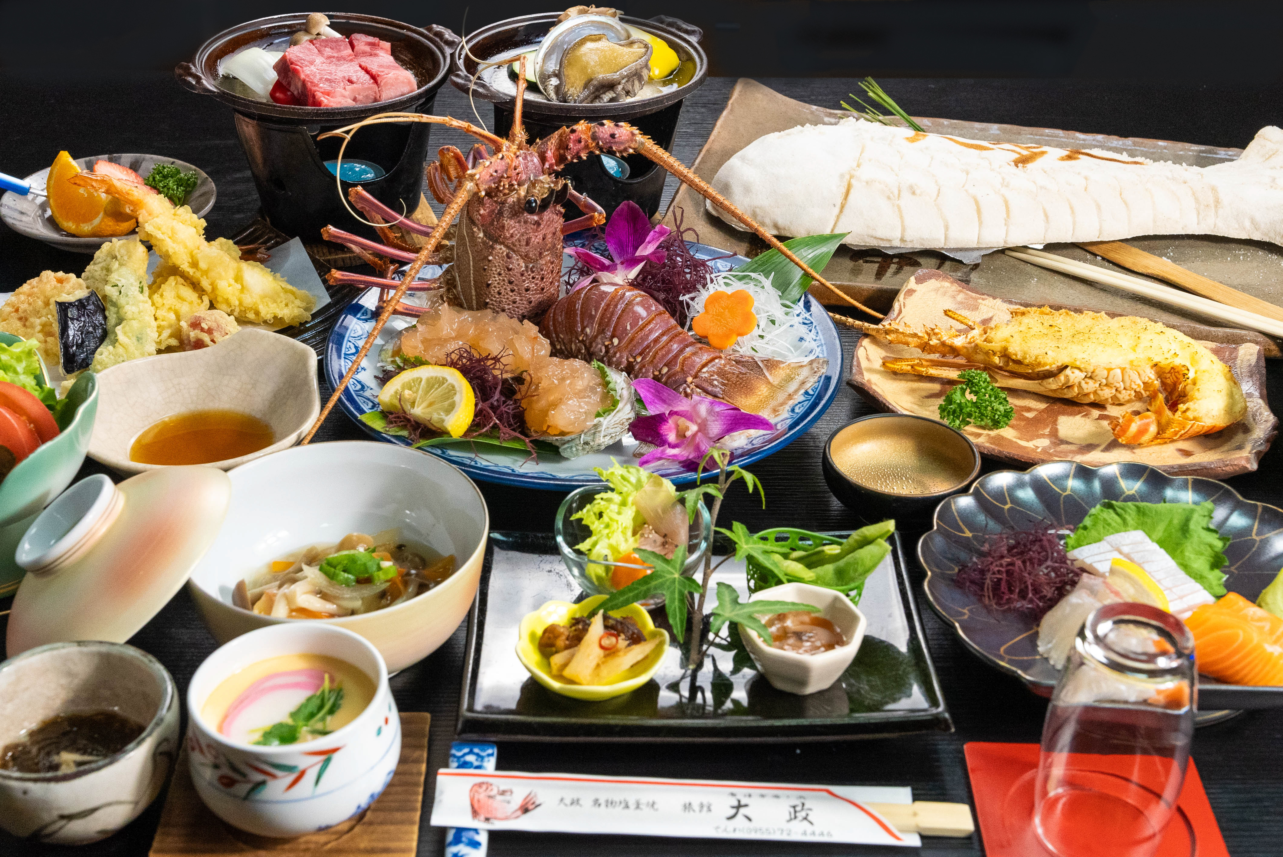名物鯛の塩釜焼きとプリプリの伊勢海老活き造りと伊勢海老グラタン、活き鮑と佐賀牛