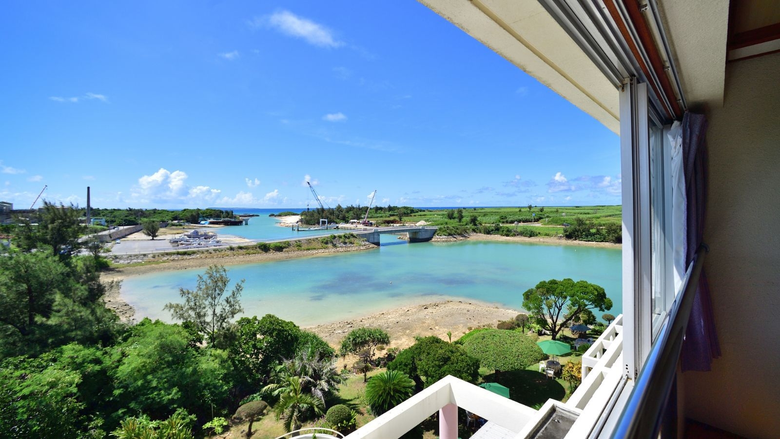 【素泊まり】海風が届く宿で過ごす。神話が数多く残る沖縄離島の伊良部島で過ごす〈レイトチェックアウト〉