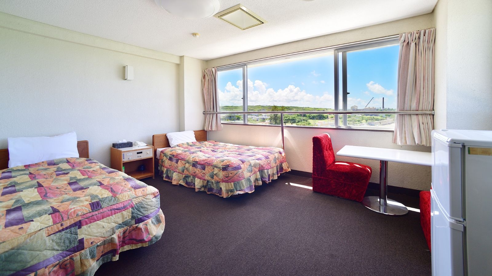 【素泊まり】海風が届く宿で過ごす。神話が数多く残る沖縄離島の伊良部島で過ごす〈レイトチェックアウト〉