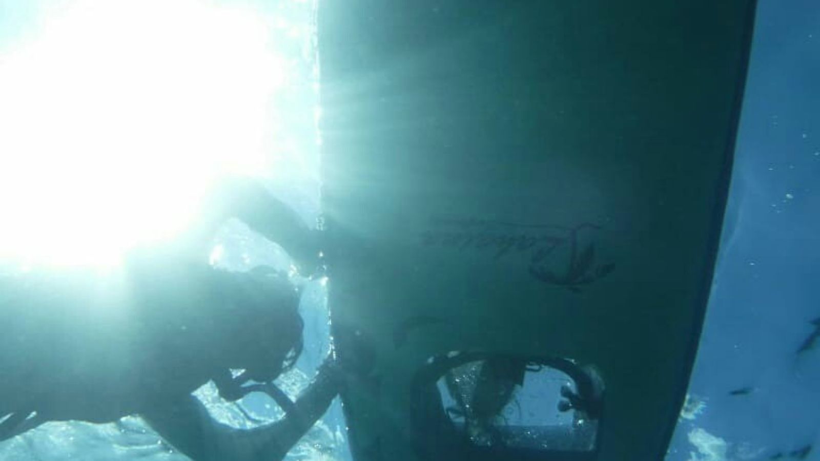 伊良部島の海で幻想のアンダーウォーター体験